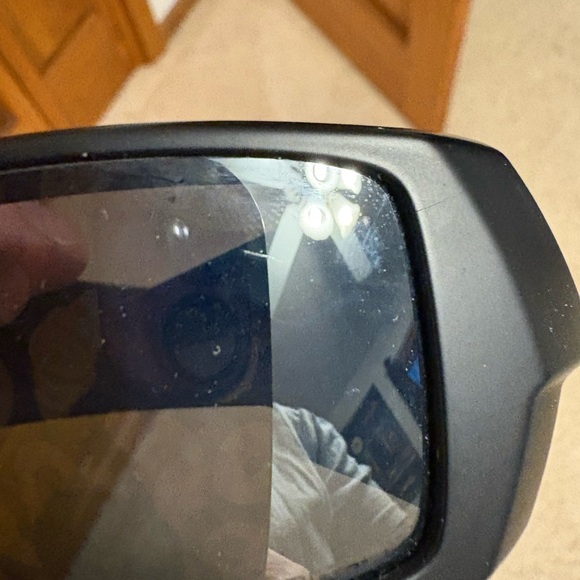 Men’s Oakley Sunglasses - Picture 2 of 3